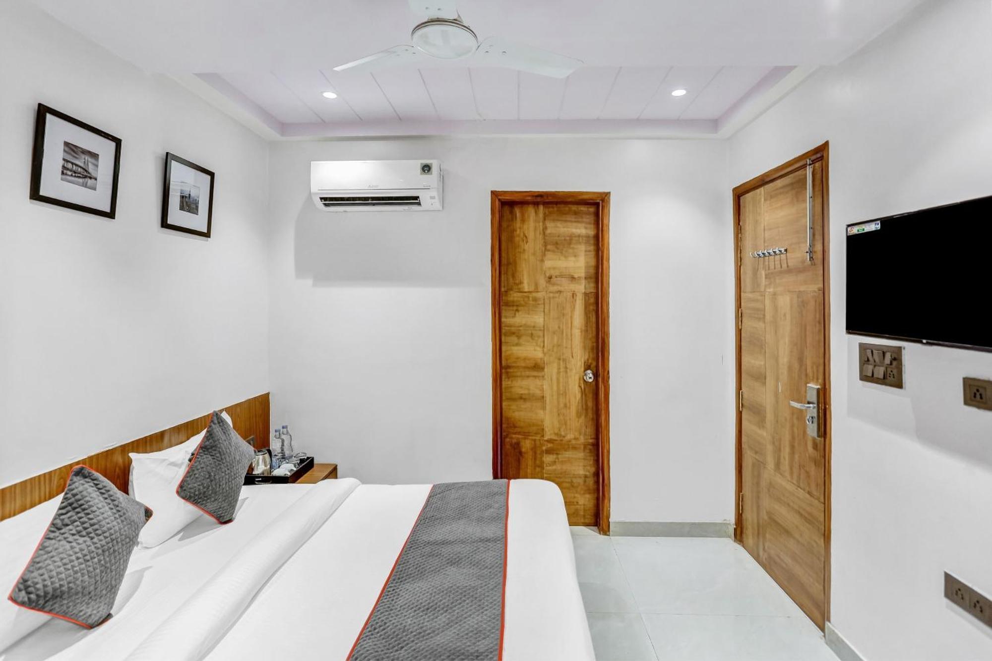 Capital O Hotel Moody Inn 델리 외부 사진