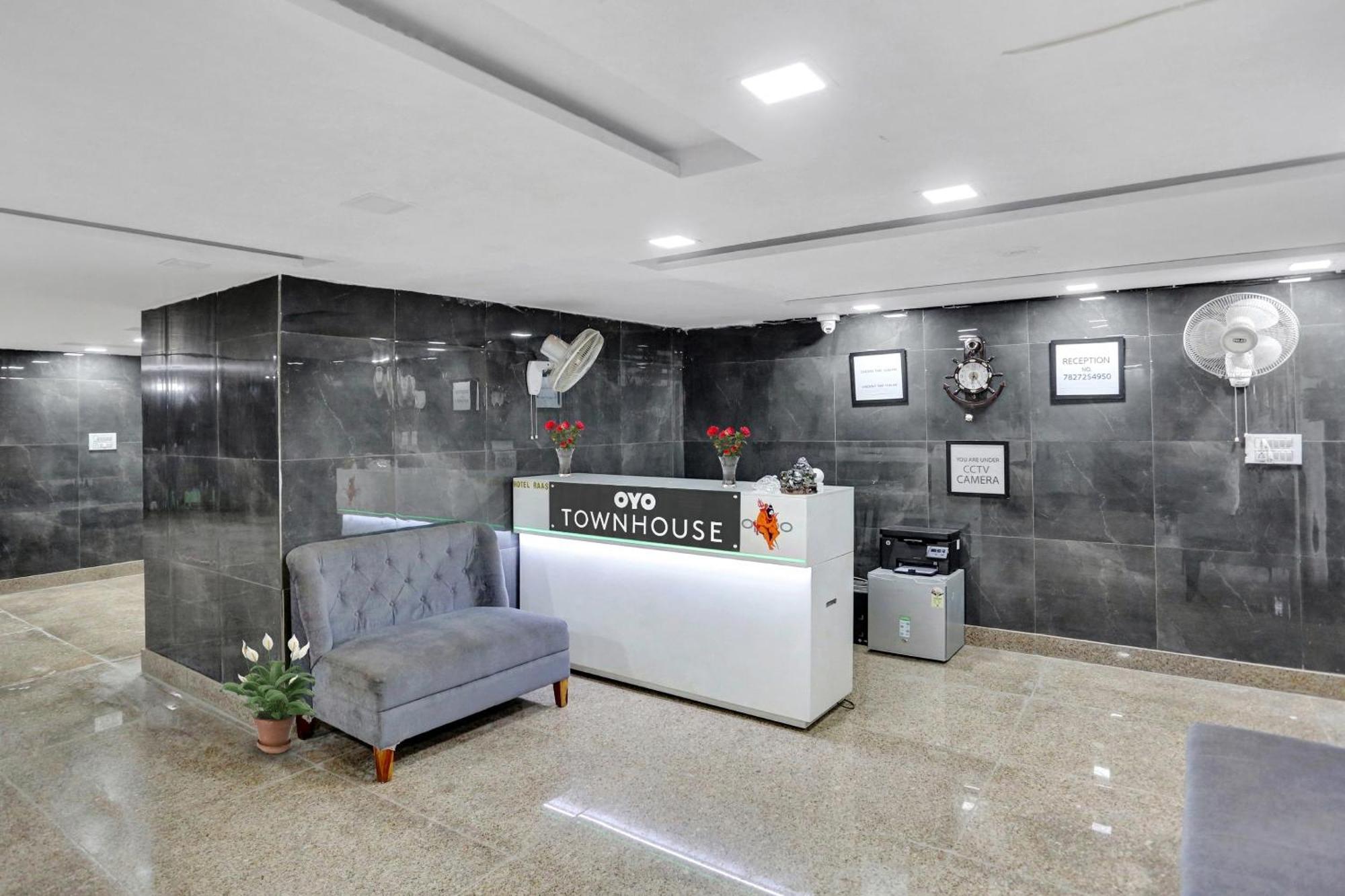 Capital O Hotel Moody Inn 델리 외부 사진