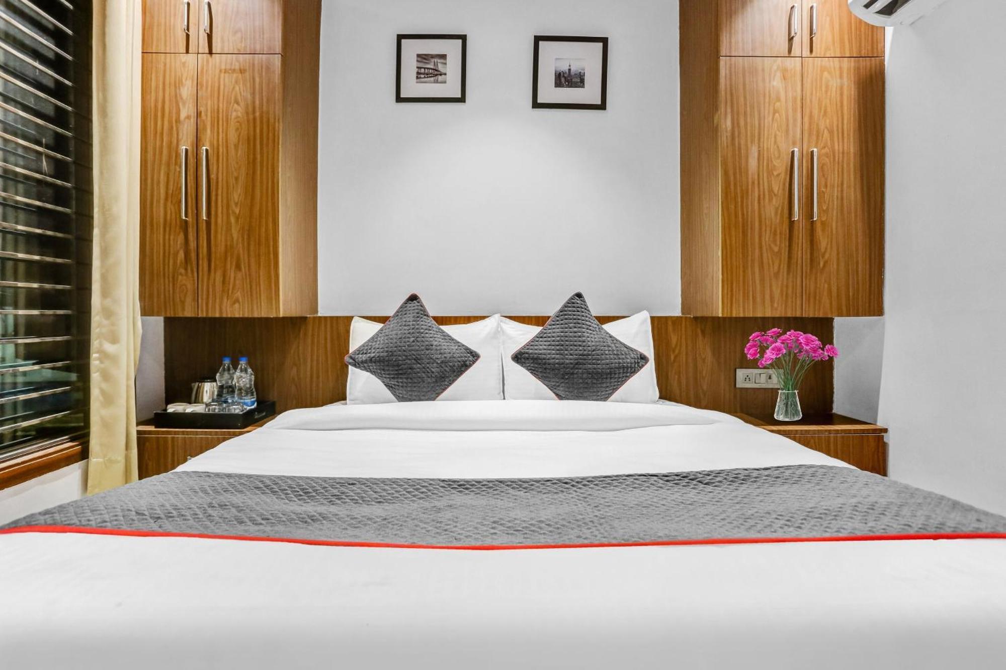 Capital O Hotel Moody Inn 델리 외부 사진
